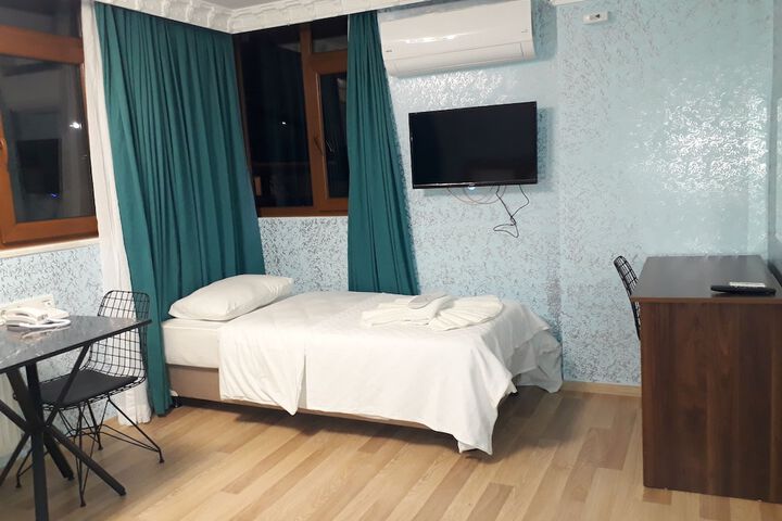 Room 11 of 13