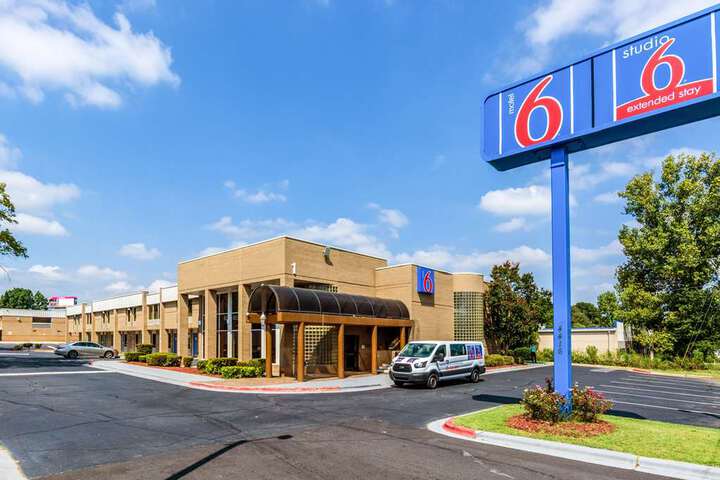 Hotel 6 of 37