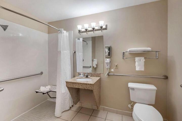 Double Accessible King Size Bed (2 of 2)