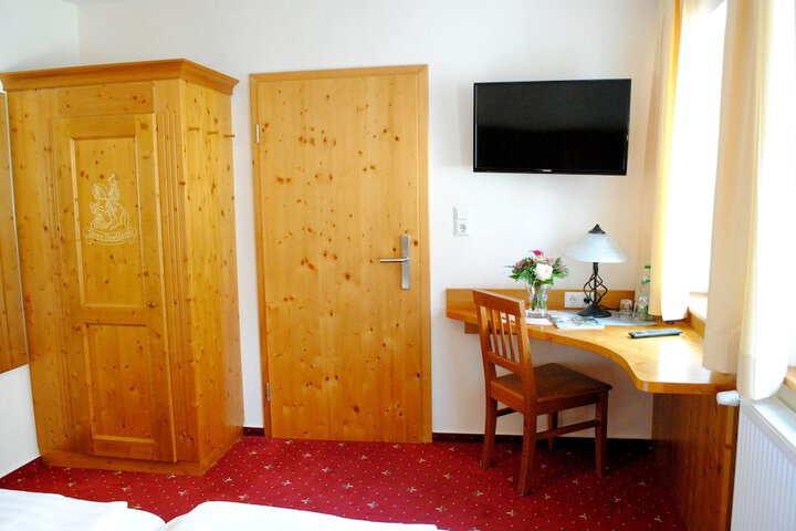 Room 25 of 66