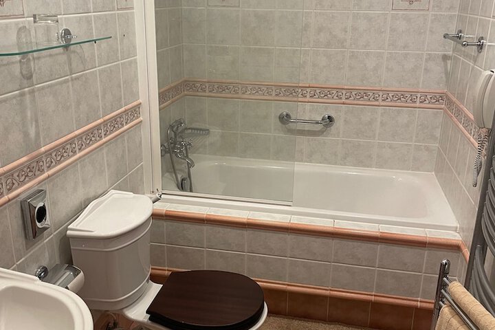 Room 3 of 23