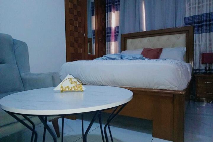 Room 13 of 31