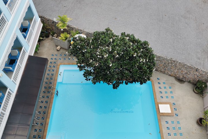 Hotel 32 of 35