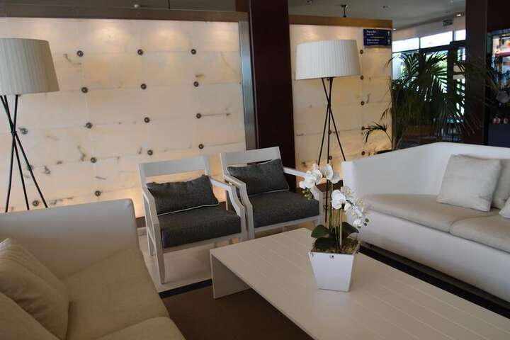Guest Lobby