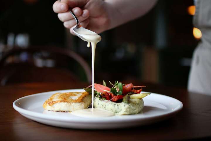 Dining 39 of 50