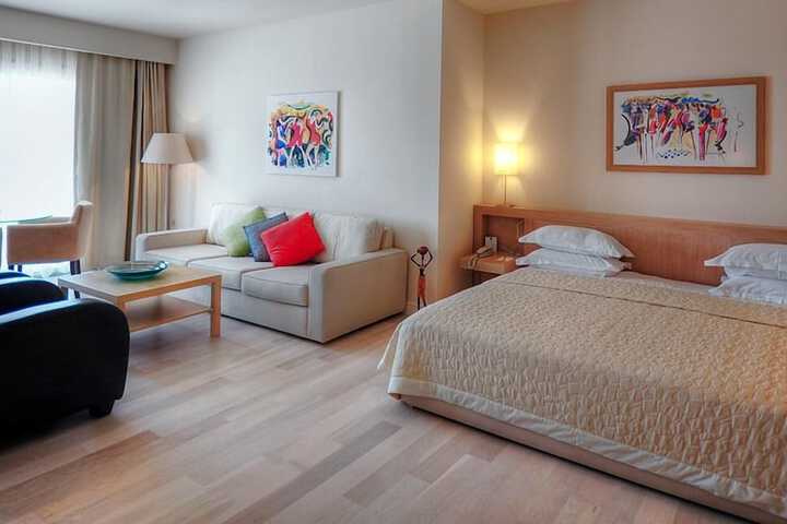 Room 8 of 32