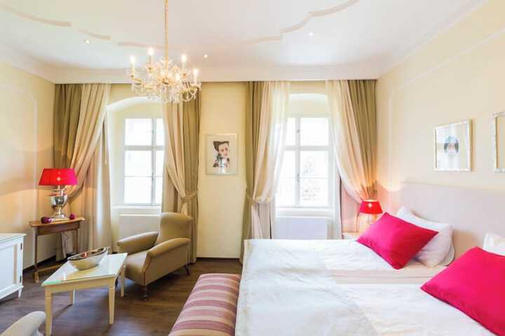 Room 7 of 48