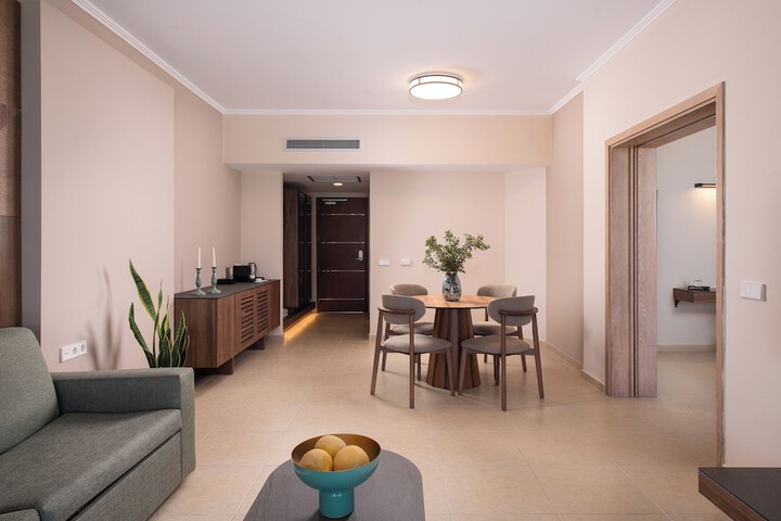 Room 16 of 283