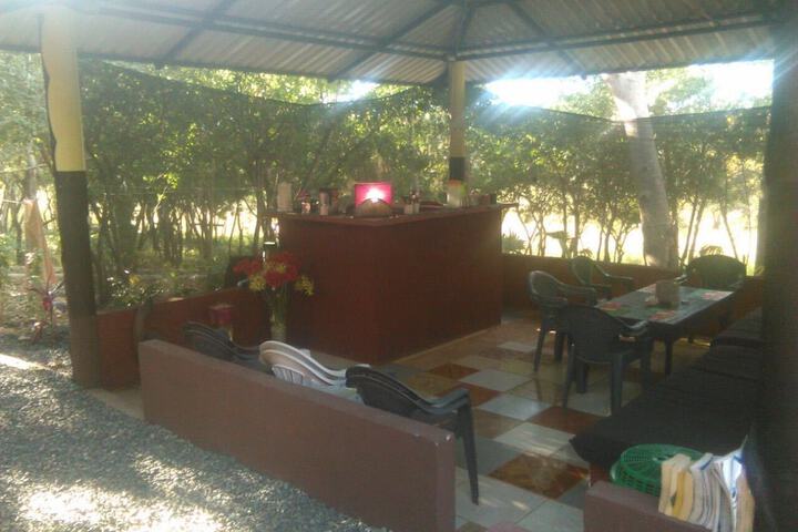 Dining 9 of 16