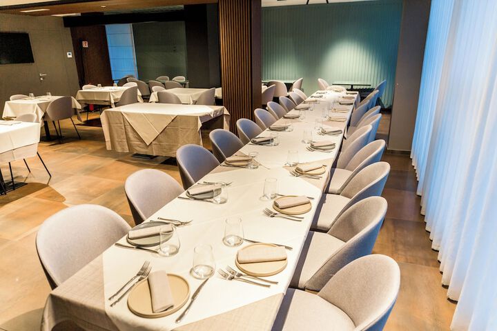 Dining 83 of 107