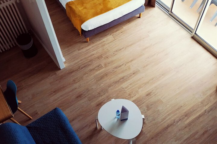 Room 17 of 35