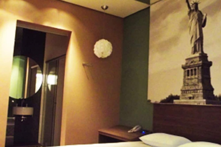 Room 5 of 35