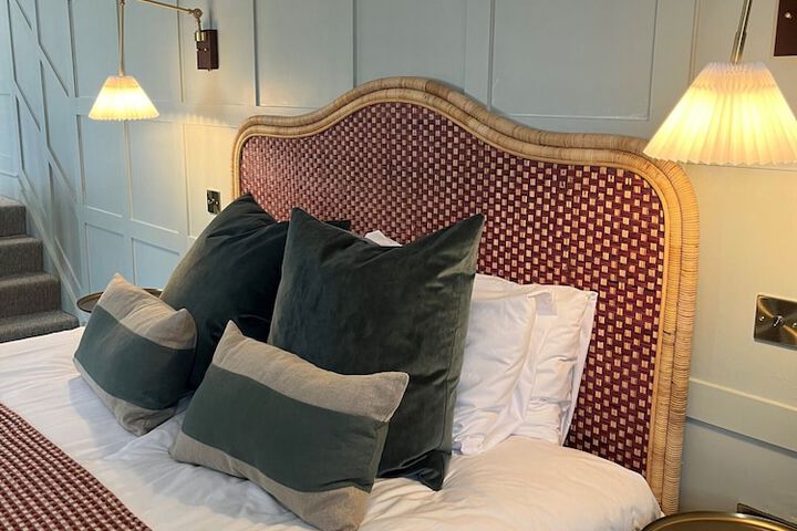 Room 10 of 42