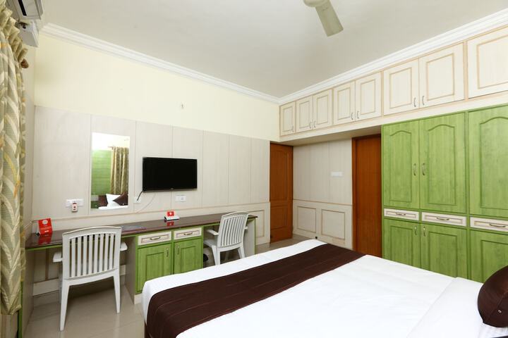 Room 12 of 19