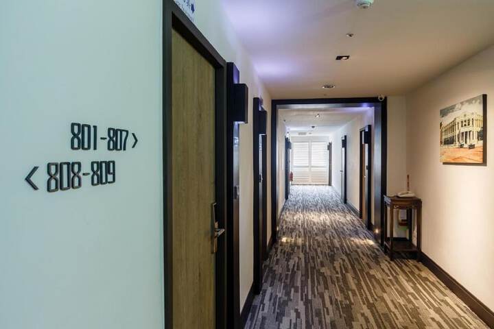 Ballroom/Hall 22 of 30