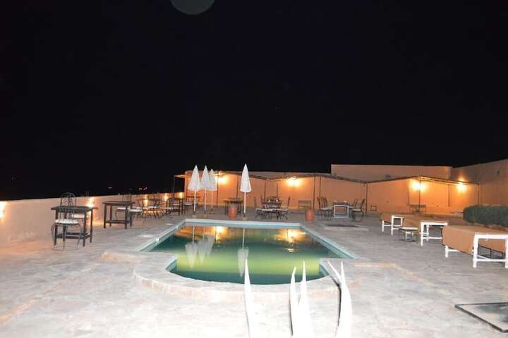 Hotel Pool