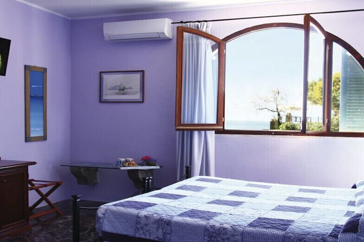 Room 7 of 41