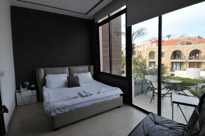 Room 30 of 36