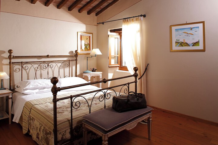 Room 6 of 22