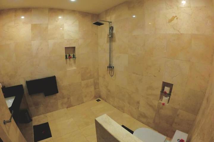 Room 21 of 41