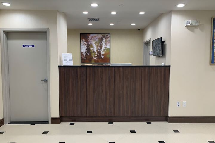 Check-in/check-out kiosk