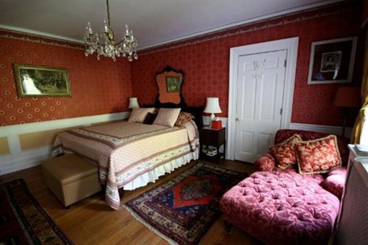 Room 4 of 35