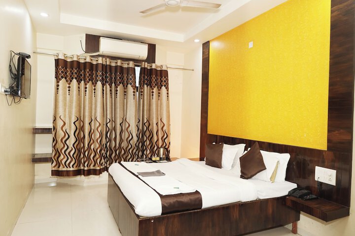 Room 6 of 38