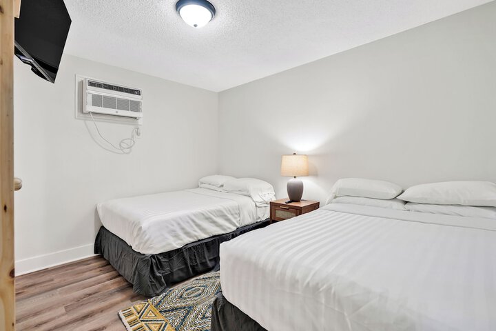 Room 32 of 90