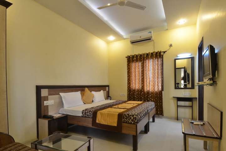 Room 14 of 31