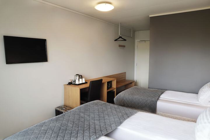 Room 10 of 40