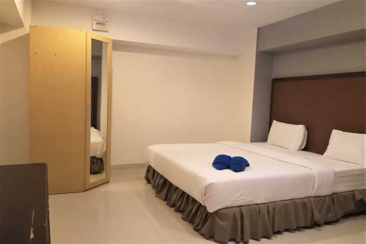 Room 34 of 93