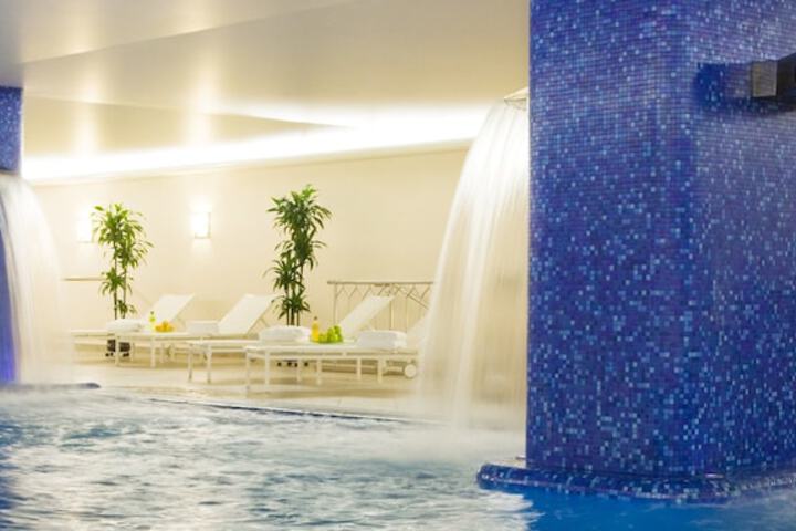 Hotel Pool