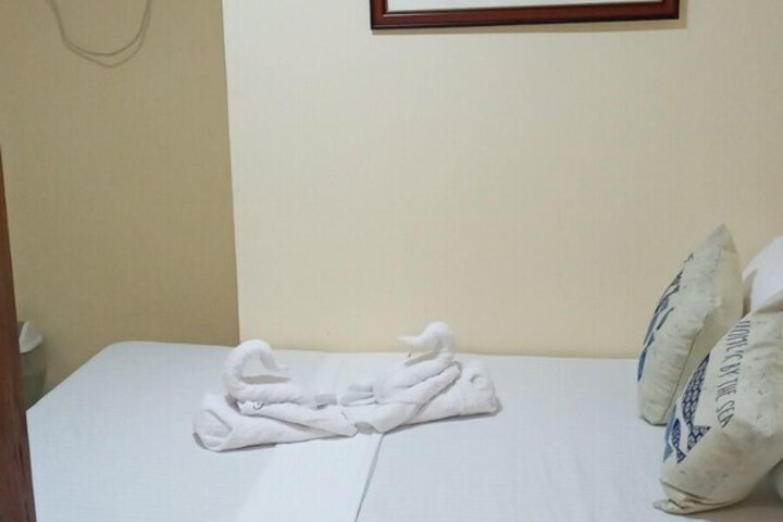 Room 12 of 16
