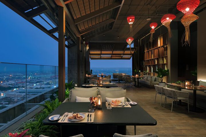 Dining 67 of 78