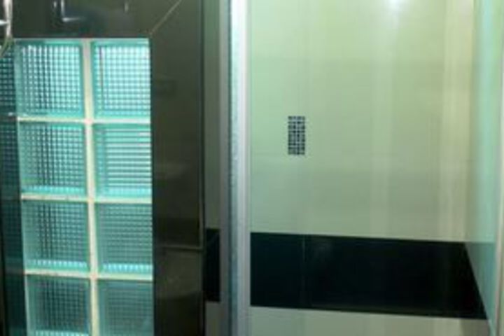 Room 6 of 24