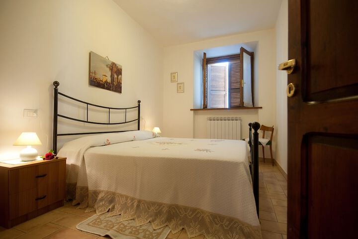 Room 2 of 37