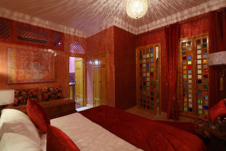 Room 27 of 129