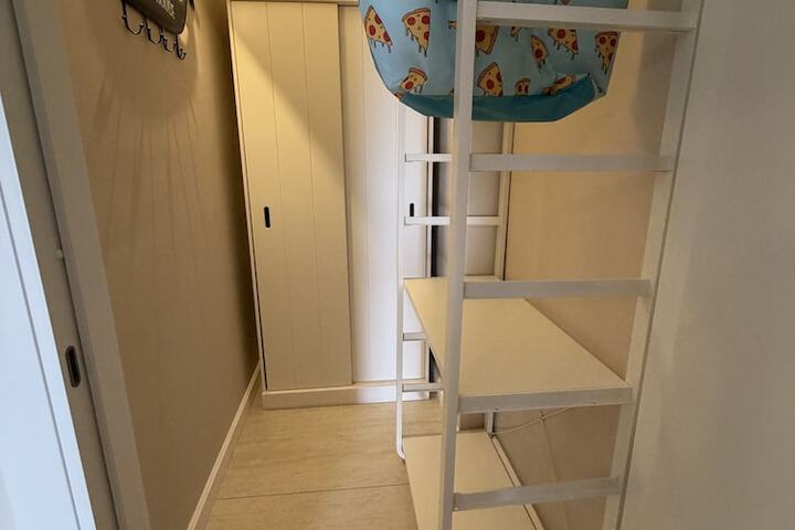 Room 64 of 130
