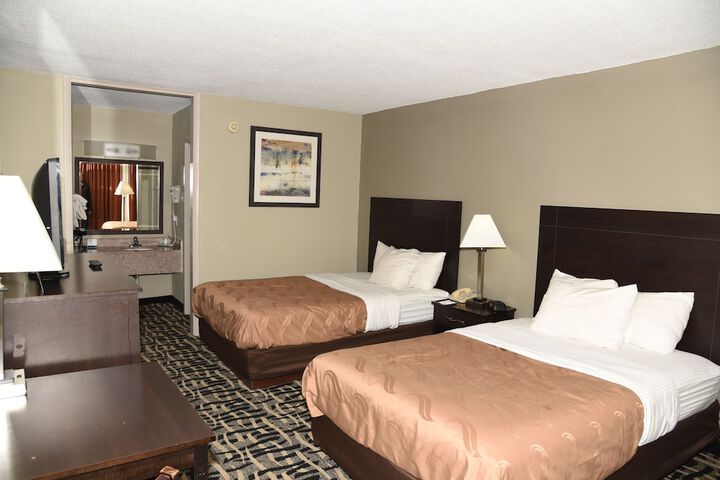 2 Double Beds (6 of 17)