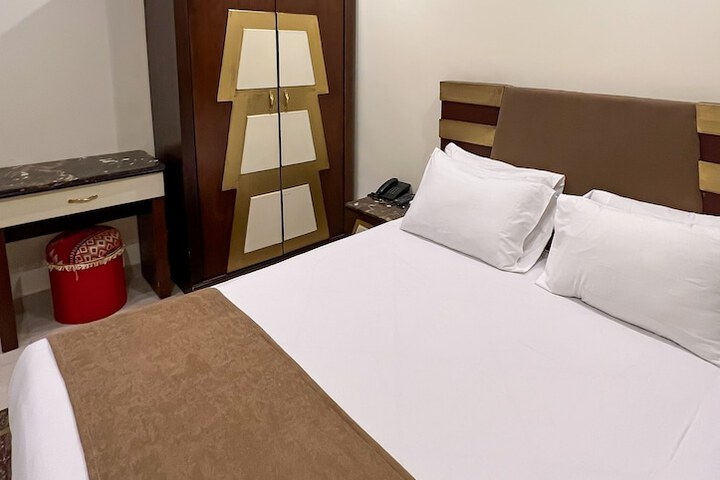 Room 22 of 284