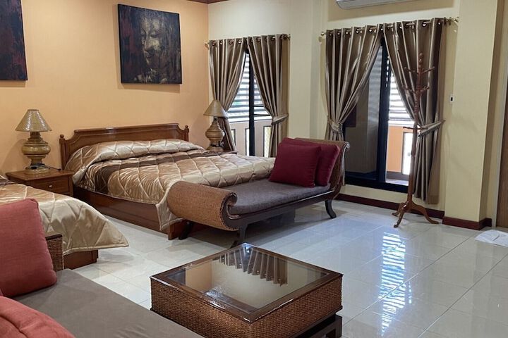 Room 9 of 19