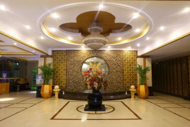 Hotel Lobby
