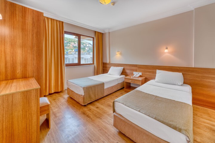 Room 9 of 27