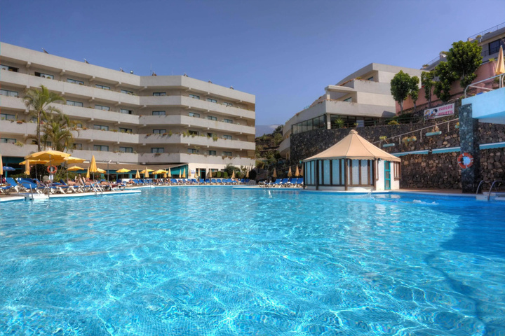 Pools & Facilities