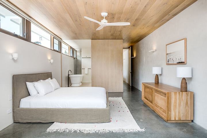 Room 3 of 24