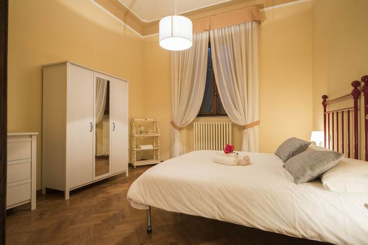 Room 13 of 38