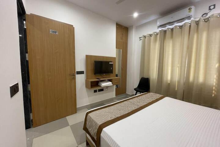 Hotel Srijan Vrindavan
