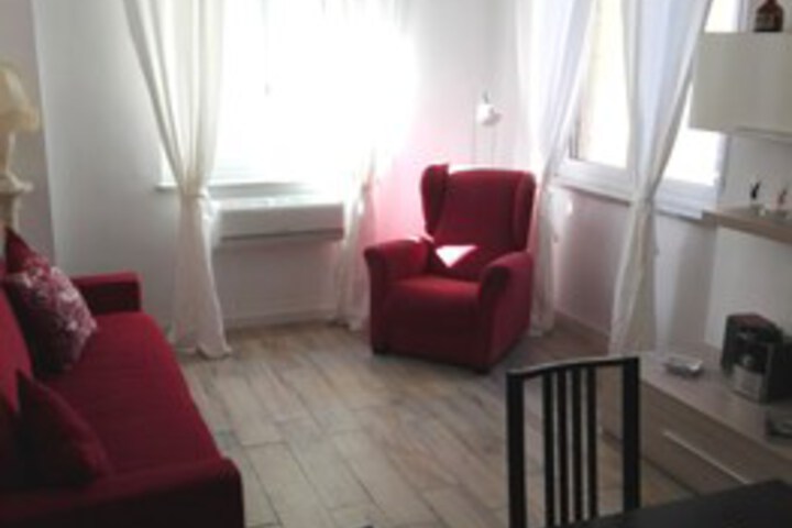 Room 11 of 16