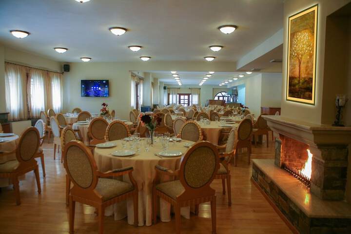 Dining 45 of 67