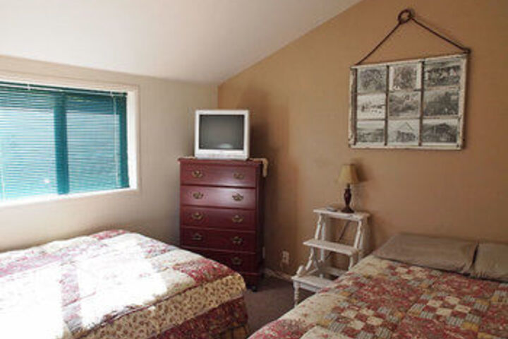 Room 2 of 5